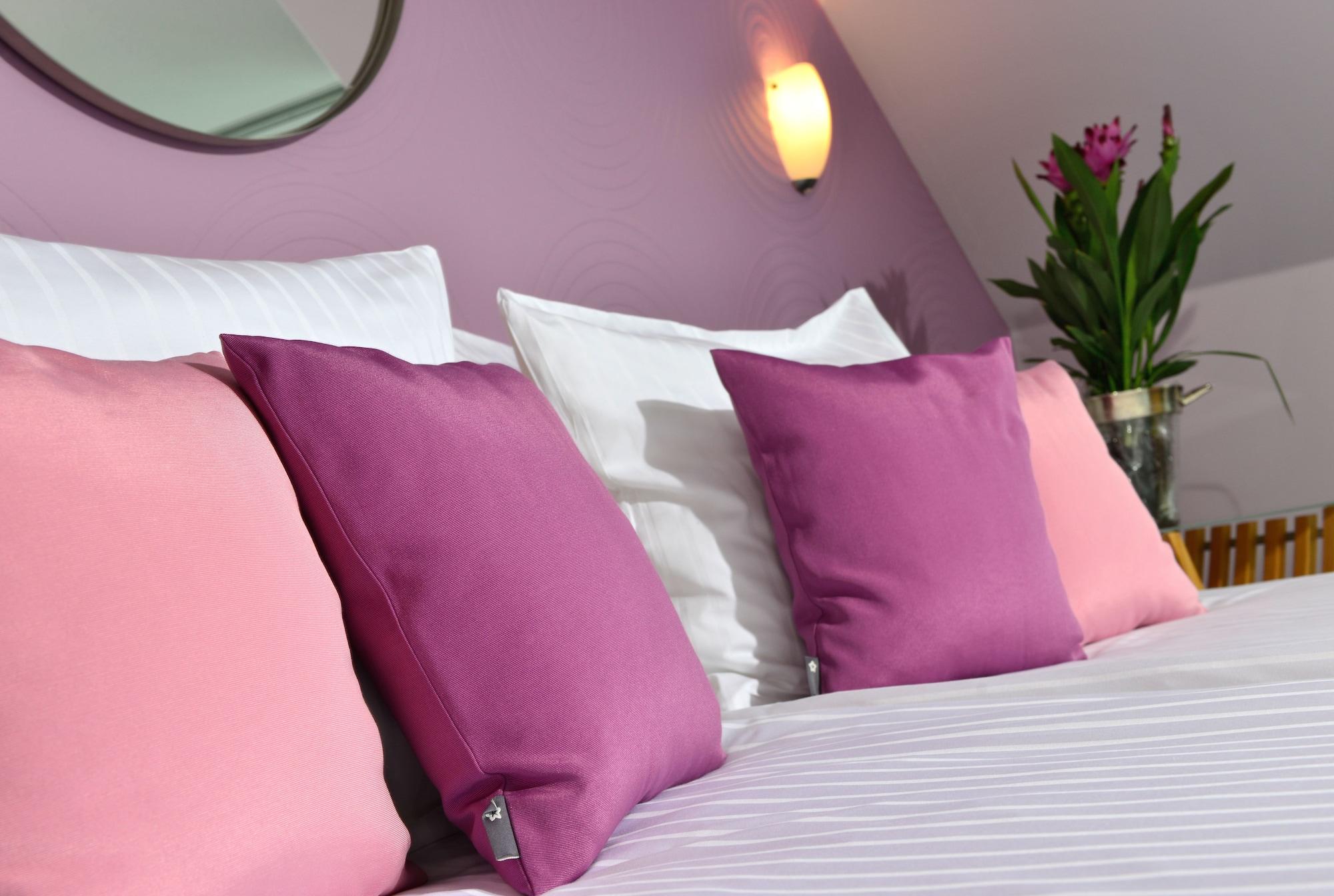 Hotel Uhu Garni Кьолн Екстериор снимка