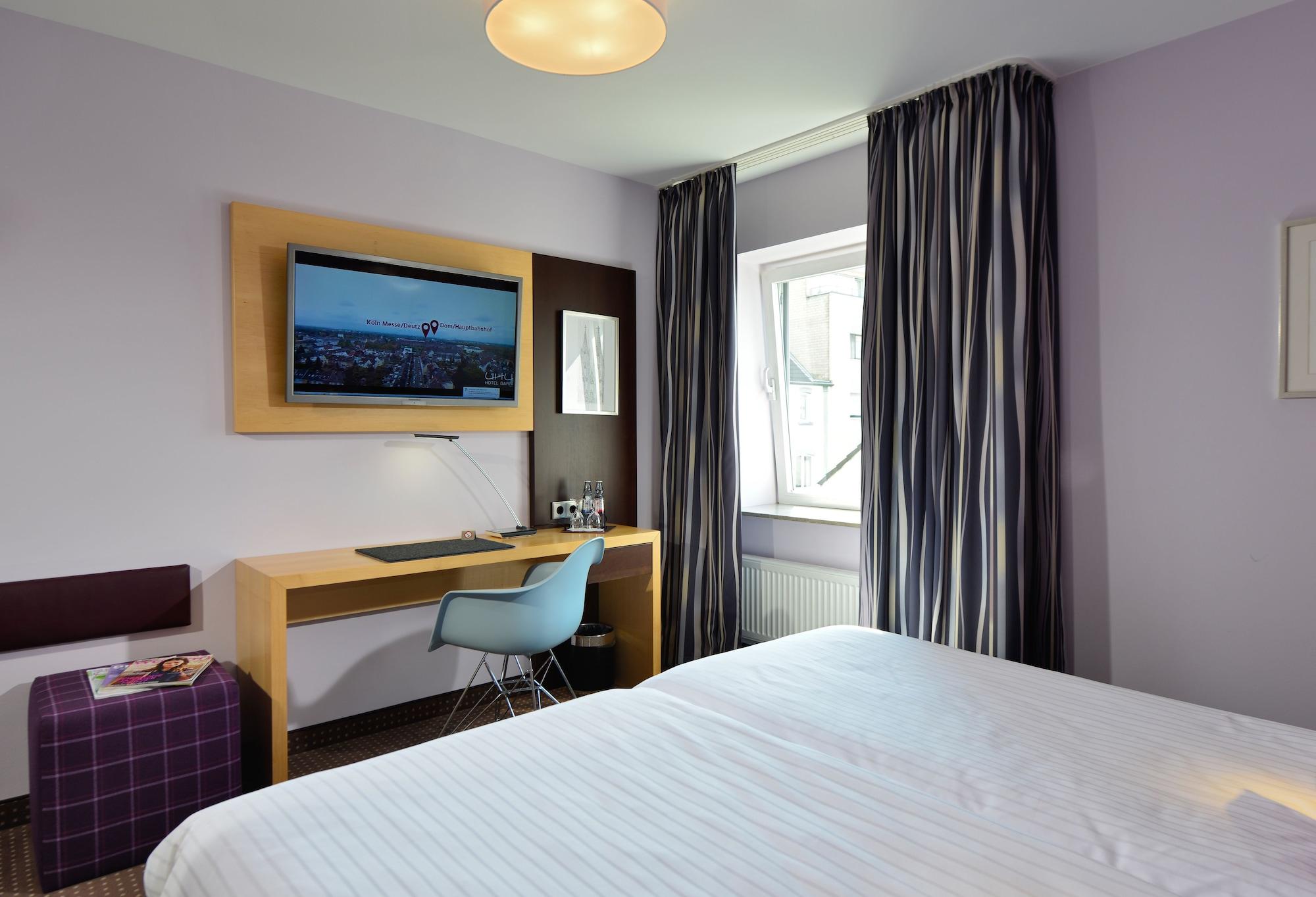Hotel Uhu Garni Кьолн Екстериор снимка